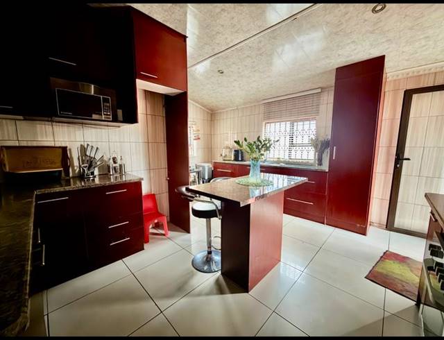 3 BEDROOM HOUSE FOR SALE IN VANDERBIJLPARK CW 5
